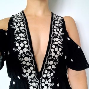 ⚡️NWT! FOREVER 21 Deep V OTS Dress SZ S ⚡️